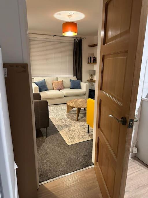 Apartamento Revamped Holywood Town Centre House Exterior foto